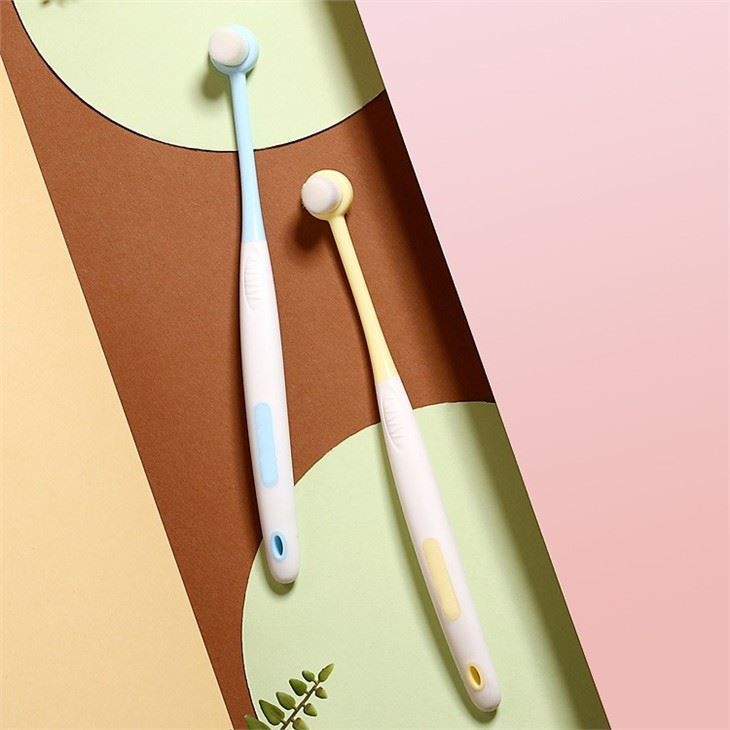 Brosse à dents souple à tête ronde